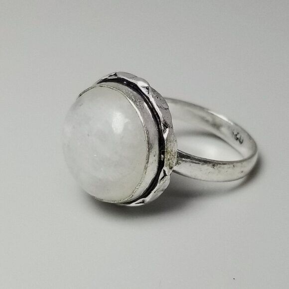 Vintage Light Gray Round Cabochon Stone Ring, Silver Tone Bezel Set Size 6 Band - Picture 1 of 8